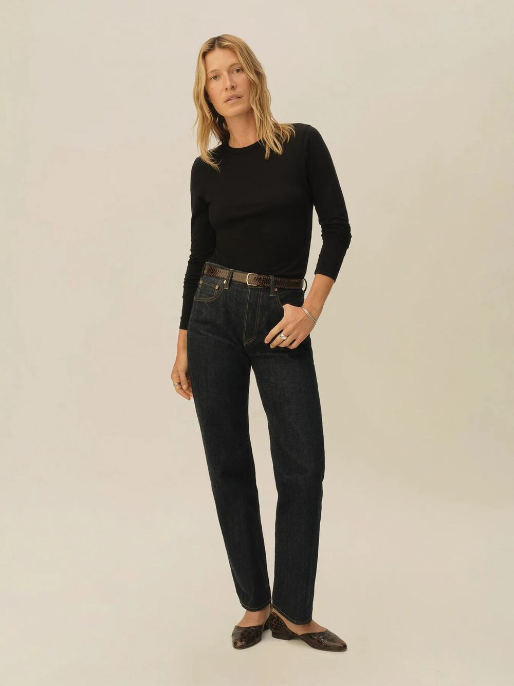 Buck Mason Women's T-Shirt Pima Cotton Slim Fit Long Sleeve Top Tee in Black